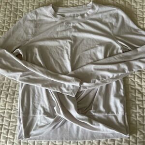 Old Navy women’s white Long Sleeve Tee twist front